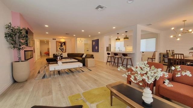 901 W Via Livorno, Palm Springs, CA 92262