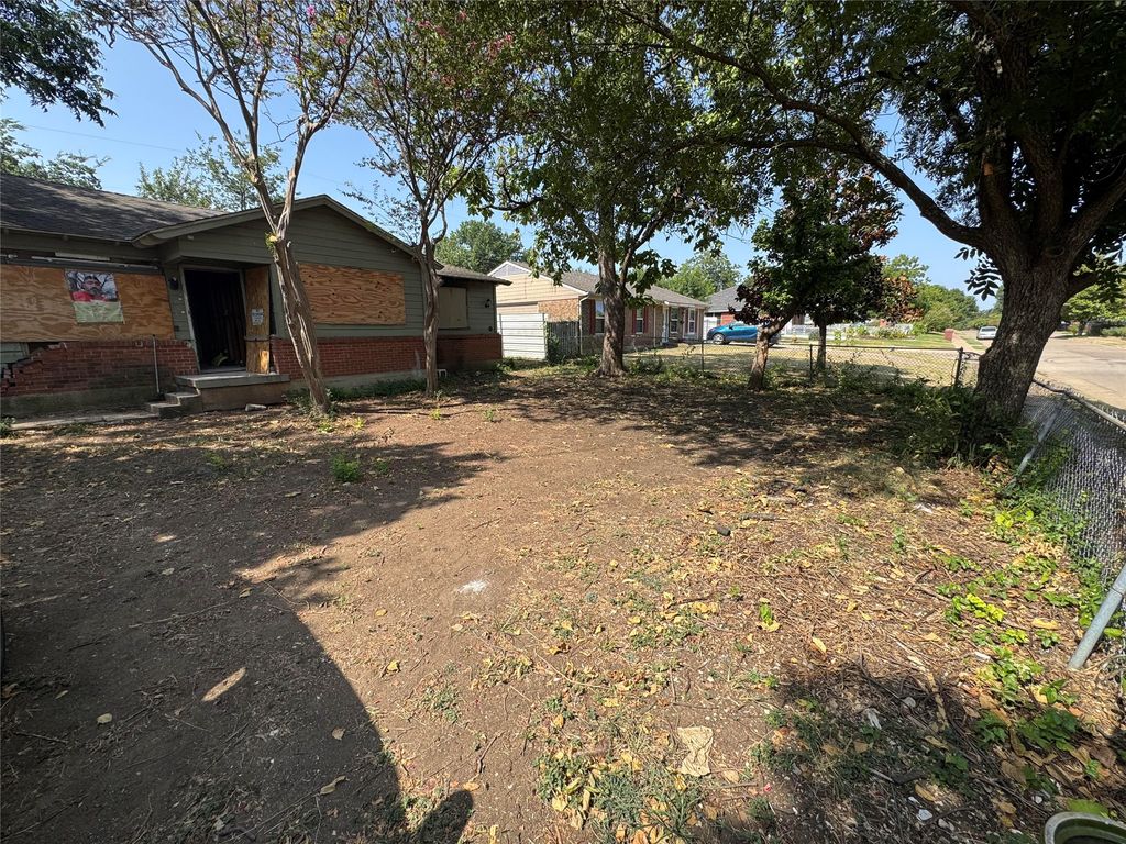 4474 Moler Street, Dallas, TX 75211