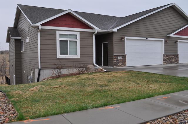 3029 HOEFER AVE, Rapid City, SD 57701