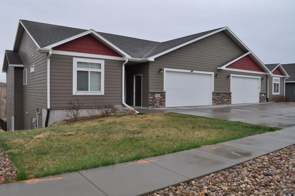 3029 HOEFER AVE, Rapid City, SD 57701