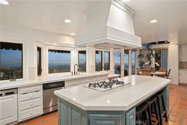 21 Ridgeline Drive, Newport Beach, CA 92660