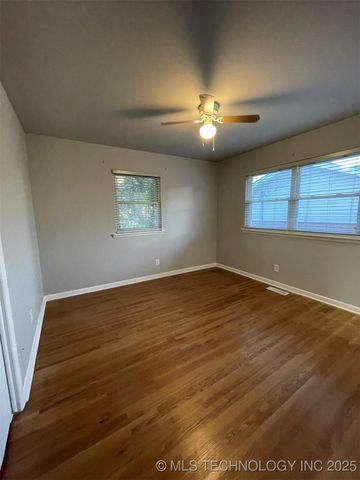 1016 N Cedar Avenue, Sand Springs, OK 74063