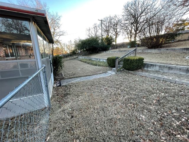 1016 N Cedar Avenue, Sand Springs, OK 74063