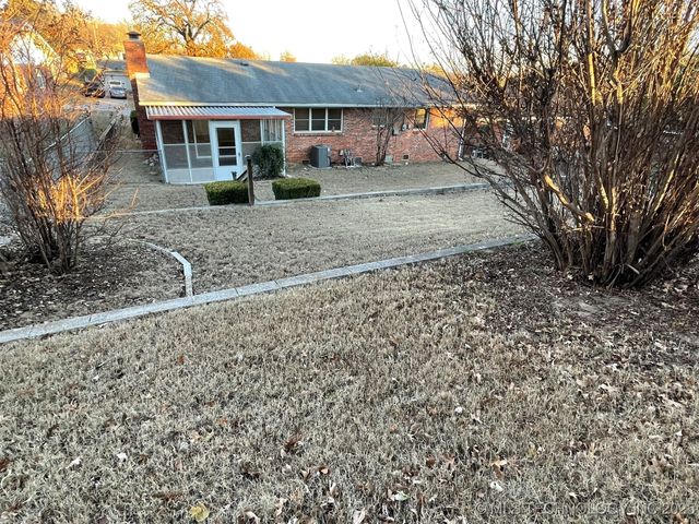 1016 N Cedar Avenue, Sand Springs, OK 74063