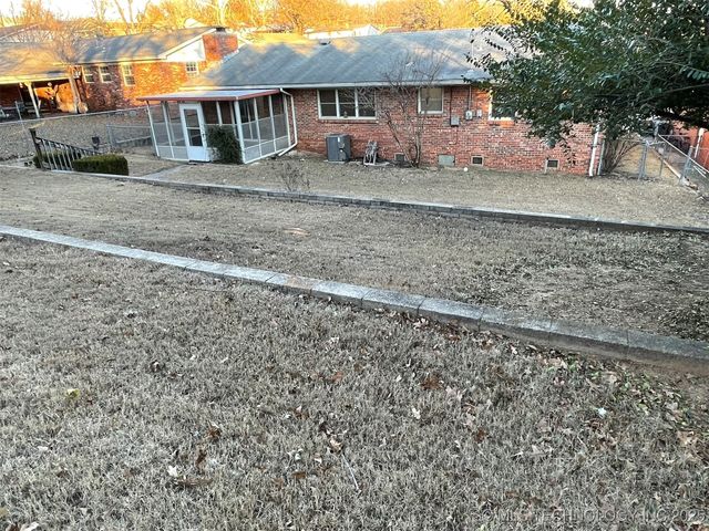 1016 N Cedar Avenue, Sand Springs, OK 74063