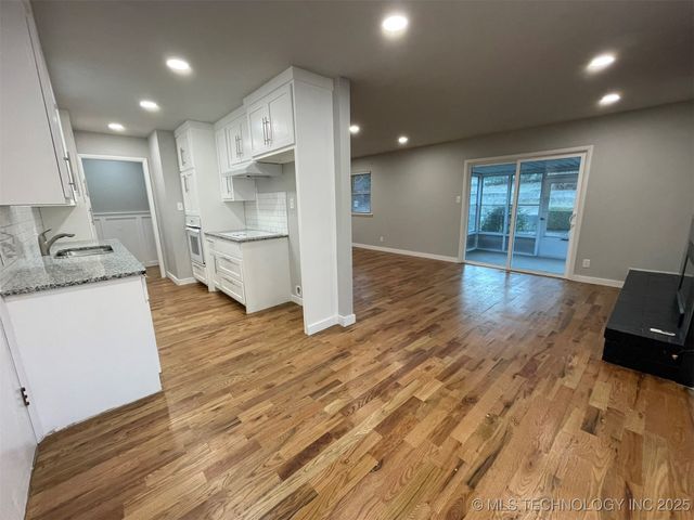 1016 N Cedar Avenue, Sand Springs, OK 74063