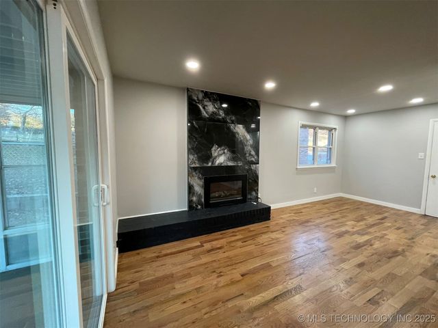 1016 N Cedar Avenue, Sand Springs, OK 74063