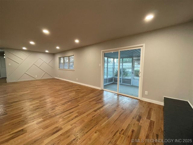 1016 N Cedar Avenue, Sand Springs, OK 74063