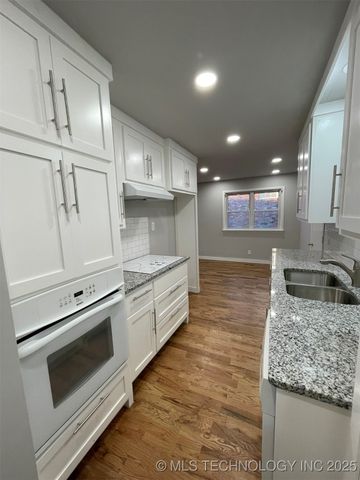 1016 N Cedar Avenue, Sand Springs, OK 74063