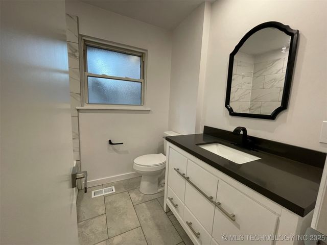 1016 N Cedar Avenue, Sand Springs, OK 74063