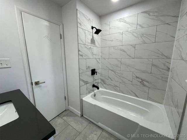 1016 N Cedar Avenue, Sand Springs, OK 74063