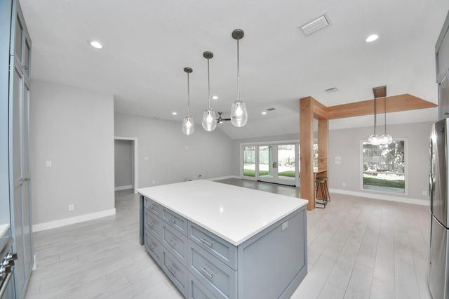 14143 Faulkey Gully, Houston, TX 77070