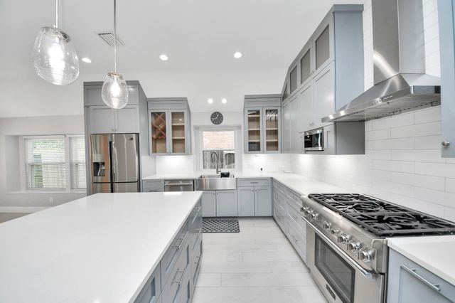 14143 Faulkey Gully, Houston, TX 77070