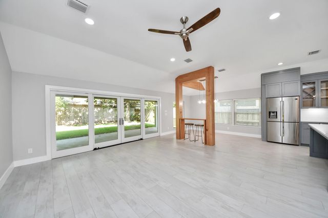 14143 Faulkey Gully, Houston, TX 77070