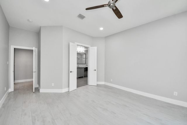 14143 Faulkey Gully, Houston, TX 77070
