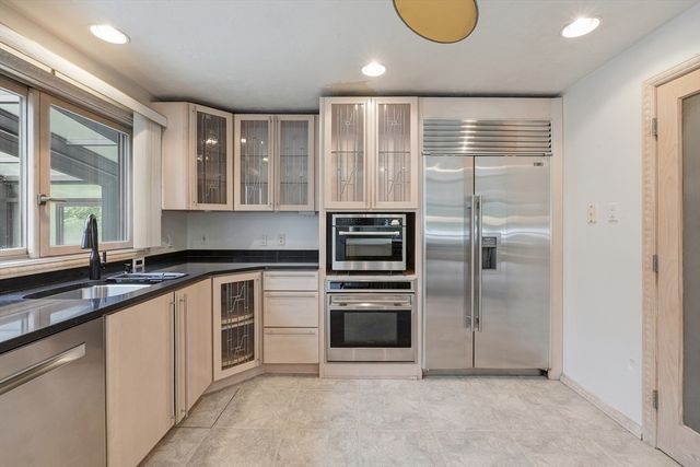 58 Lakeshore Dr Ext, West Brookfield, MA 01585