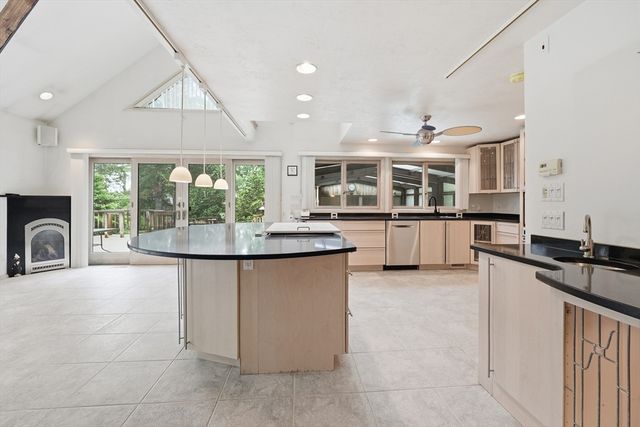 58 Lakeshore Dr Ext, West Brookfield, MA 01585