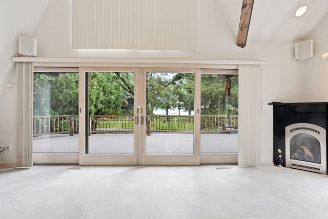 58 Lakeshore Dr Ext, West Brookfield, MA 01585