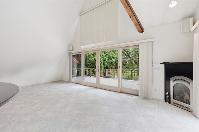 58 Lakeshore Dr Ext, West Brookfield, MA 01585