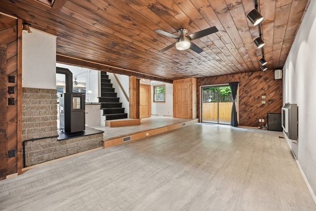58 Lakeshore Dr Ext, West Brookfield, MA 01585