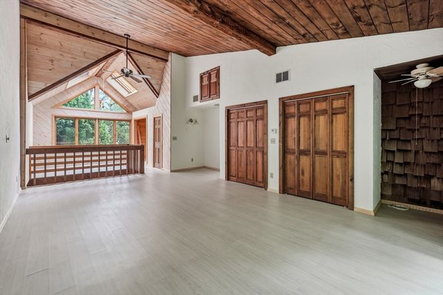 58 Lakeshore Dr Ext, West Brookfield, MA 01585