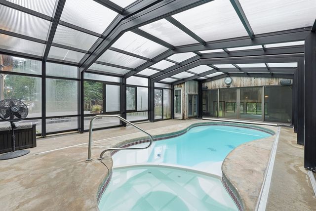 58 Lakeshore Dr Ext, West Brookfield, MA 01585