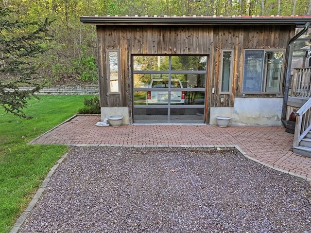 58 Lakeshore Dr Ext, West Brookfield, MA 01585