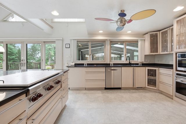 58 Lakeshore Dr Ext, West Brookfield, MA 01585