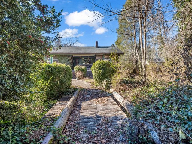 541 Broadway Street, Hendersonville, NC 28739