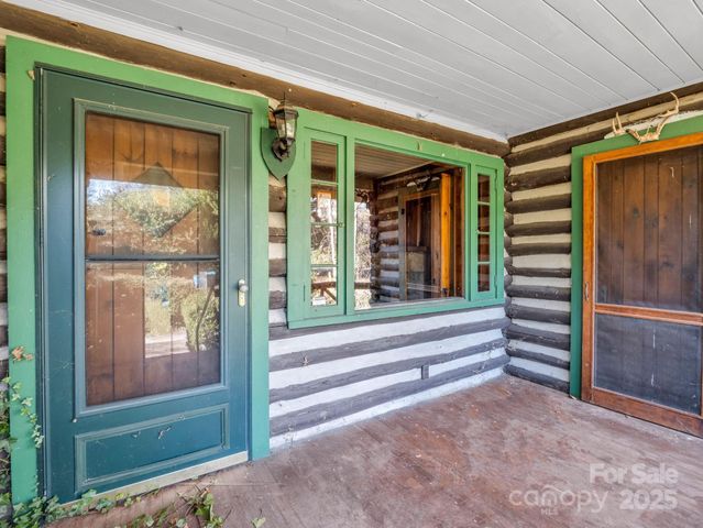 541 Broadway Street, Hendersonville, NC 28739