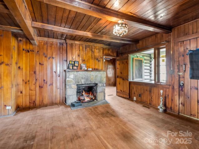 541 Broadway Street, Hendersonville, NC 28739