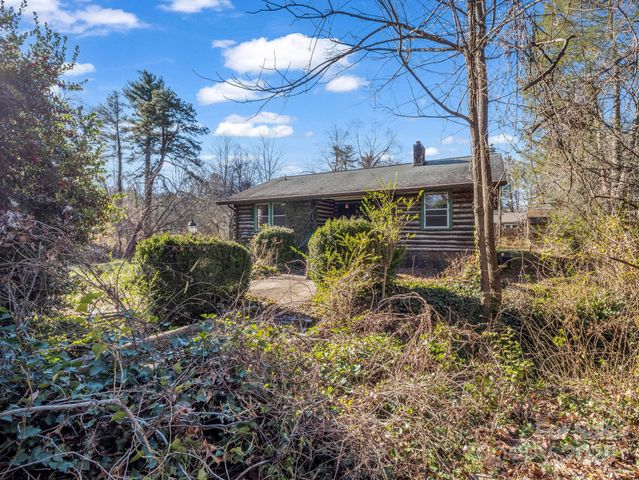 541 Broadway Street, Hendersonville, NC 28739