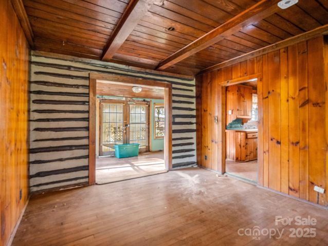 541 Broadway Street, Hendersonville, NC 28739