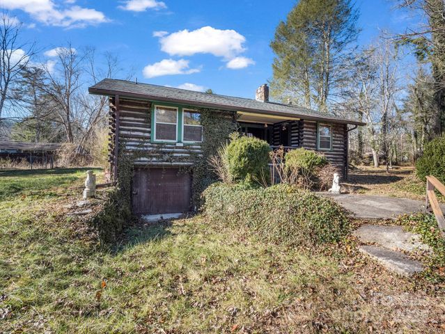 541 Broadway Street, Hendersonville, NC 28739