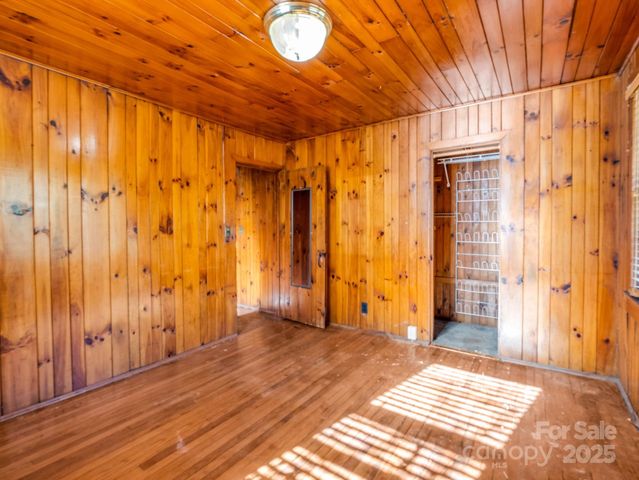 541 Broadway Street, Hendersonville, NC 28739