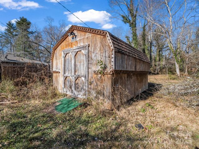 541 Broadway Street, Hendersonville, NC 28739