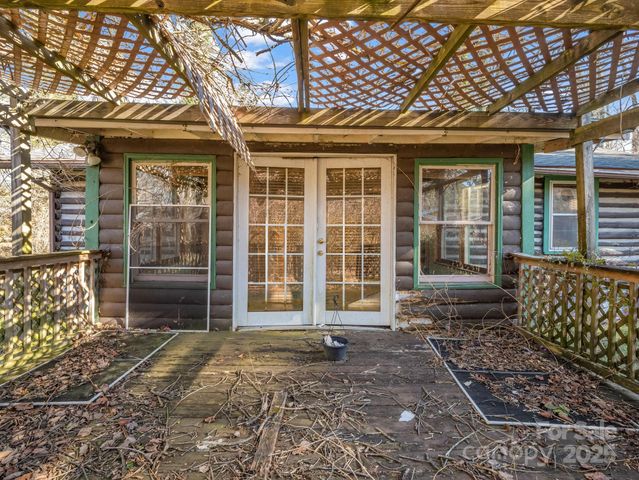 541 Broadway Street, Hendersonville, NC 28739