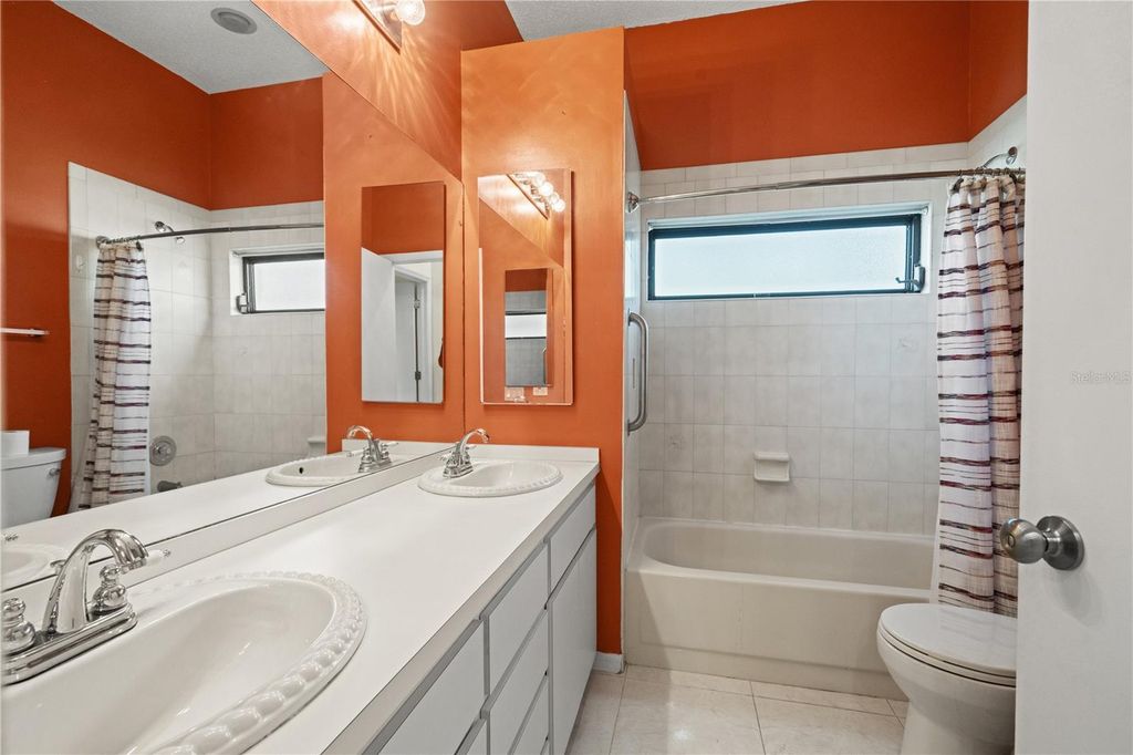 Image 31 of property listing at 15923 ELLSWORTH DRIVE, Tampa, FL 33647