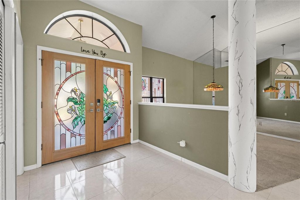 Image 5 of property listing at 15923 ELLSWORTH DRIVE, Tampa, FL 33647