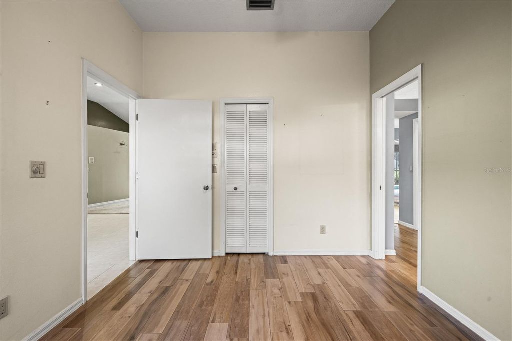 Image 46 of property listing at 15923 ELLSWORTH DRIVE, Tampa, FL 33647