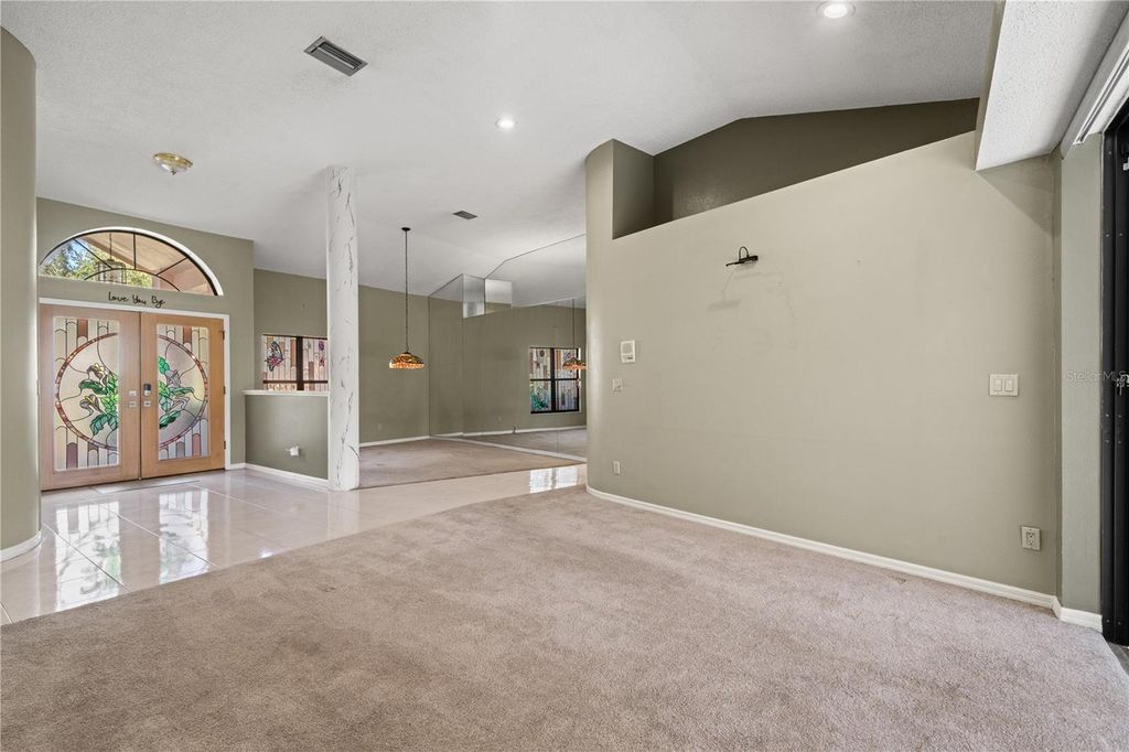 Image 6 of property listing at 15923 ELLSWORTH DRIVE, Tampa, FL 33647