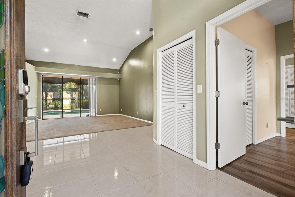 Image 9 of property listing at 15923 ELLSWORTH DRIVE, Tampa, FL 33647