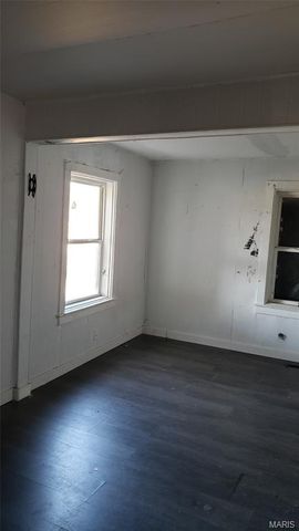 207 NW Main Street, Cuba, MO 65453