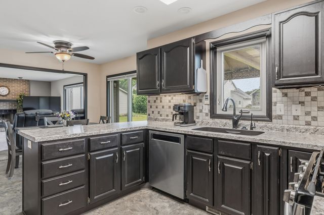 7211 Bent Willow Drive, Fort Wayne, IN 46815