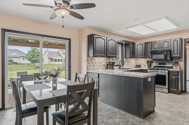 7211 Bent Willow Drive, Fort Wayne, IN 46815