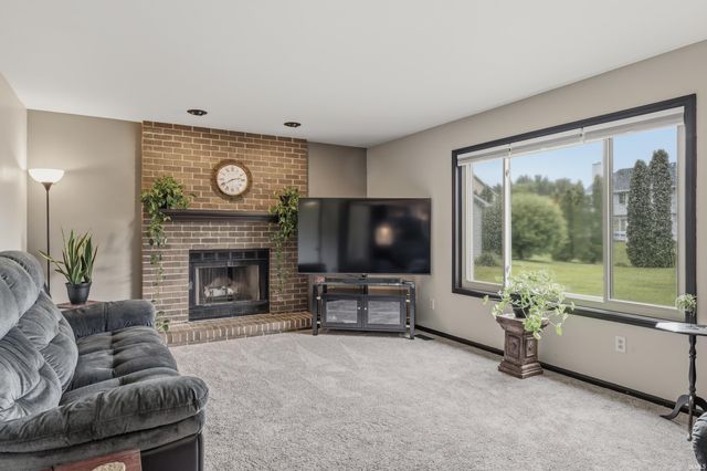 7211 Bent Willow Drive, Fort Wayne, IN 46815