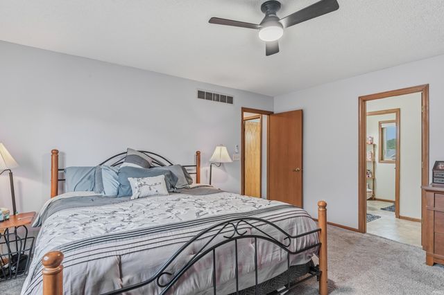 7211 Bent Willow Drive, Fort Wayne, IN 46815