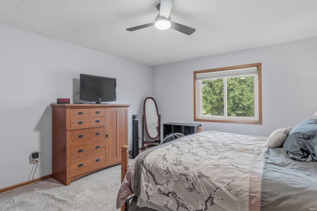 7211 Bent Willow Drive, Fort Wayne, IN 46815