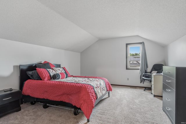 7211 Bent Willow Drive, Fort Wayne, IN 46815