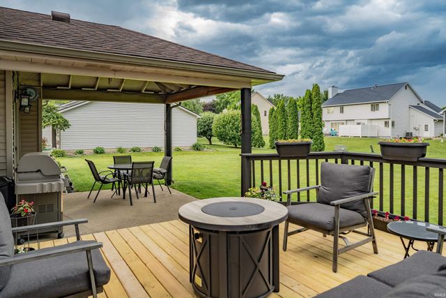 7211 Bent Willow Drive, Fort Wayne, IN 46815